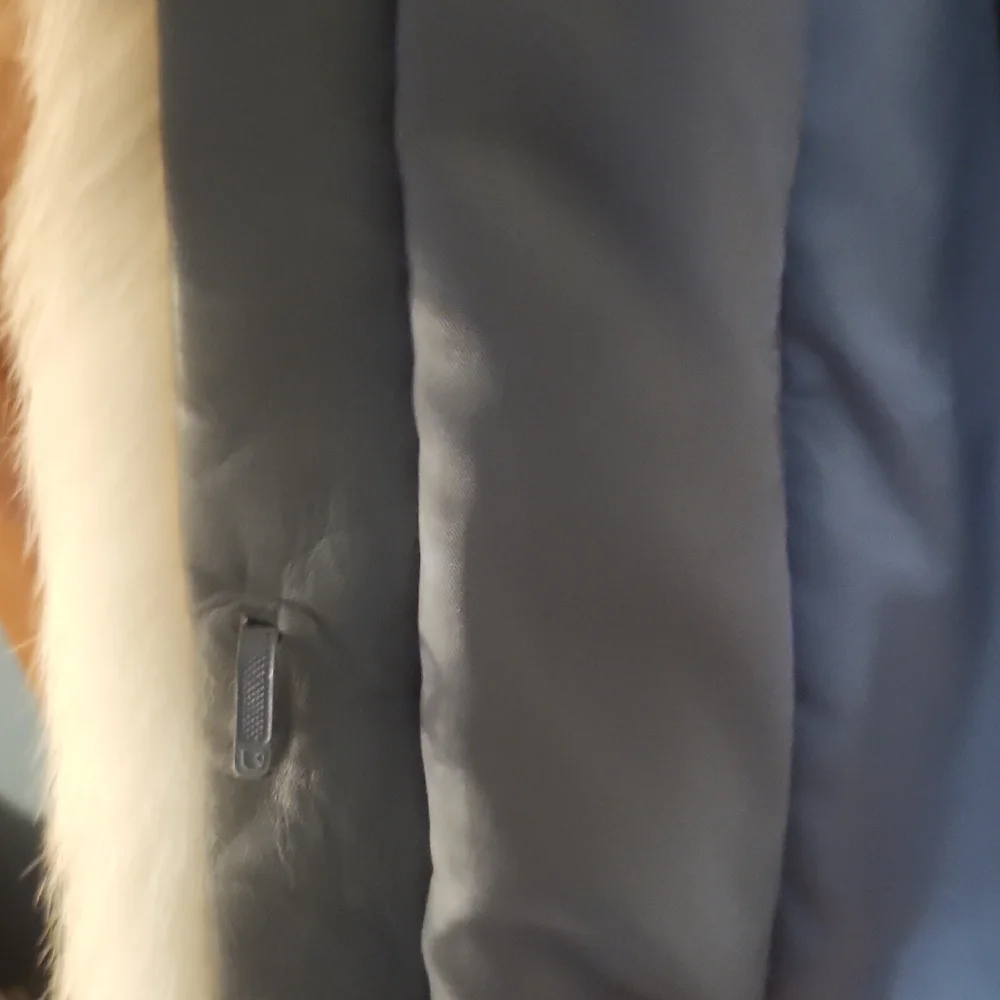 Elegant Cream Authentic Fox Fur Coat - Picture 4 of 15